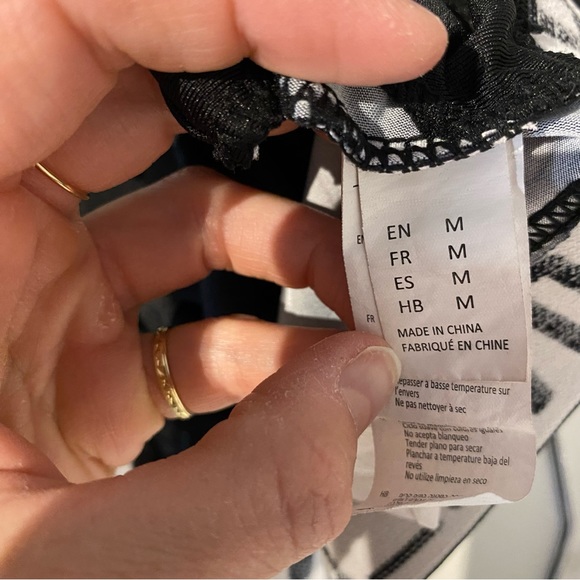 🛍️ 4 for 20$ - Halter Neck Pattern Sport Bra / Black / M - Picture 4 of 8